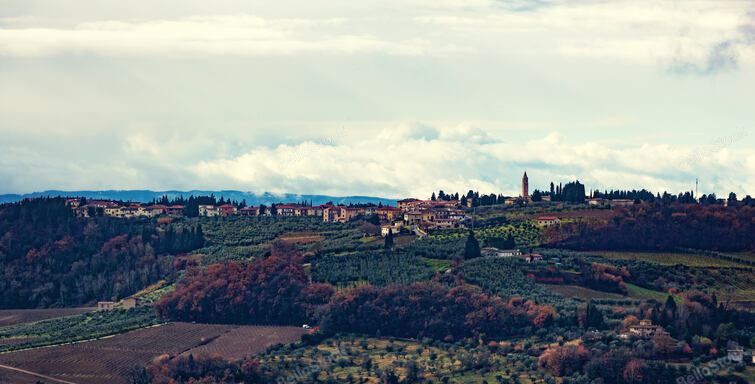Rural countryside landscape of Tuscany hills. The Tuscany re